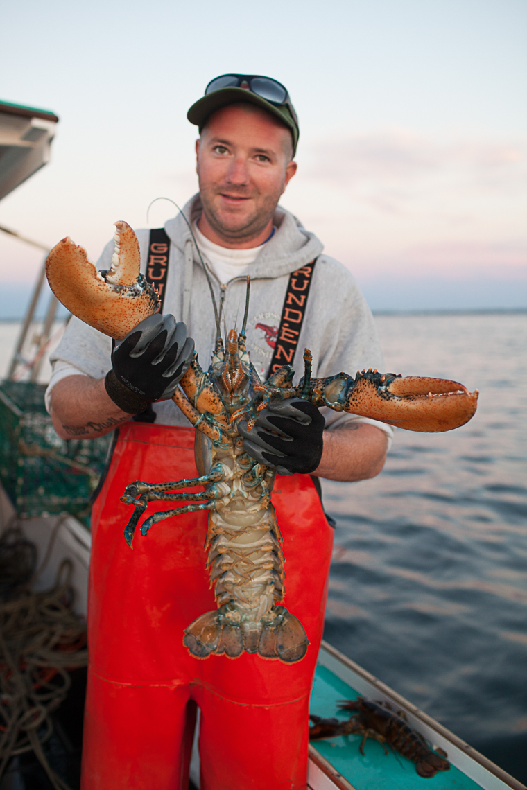 0016_lobster_fishing_fisherman_maine_new_england_photographer