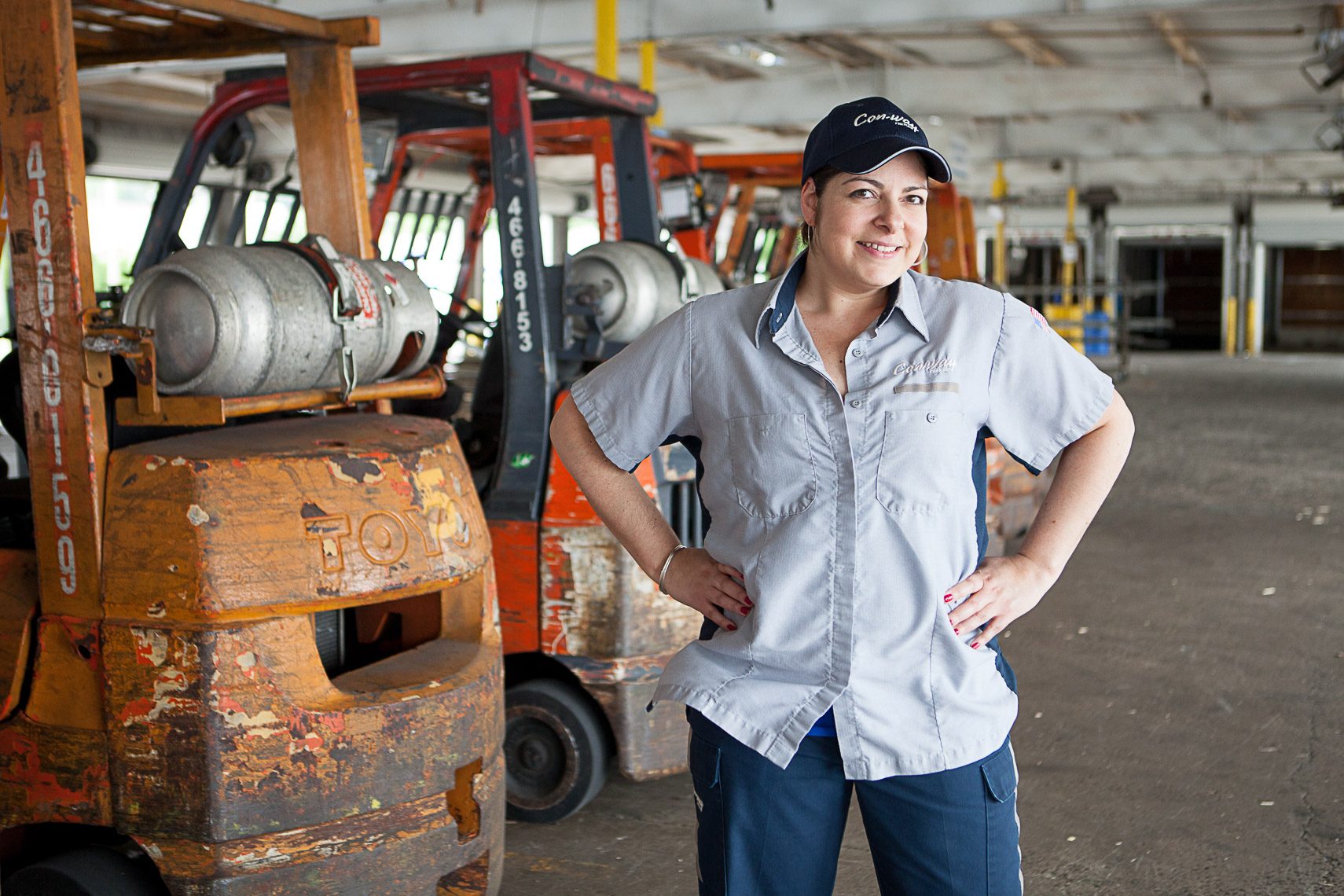 016_0001_gina_abbate_con-way_freight_factory_industrial_commercial_portrait_corporate_editorial_advertising__portrait_photographer_hartford_ct_photojane_photojane